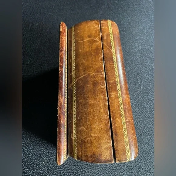 VTG Italian leather bound hinged gilded wooden casket box